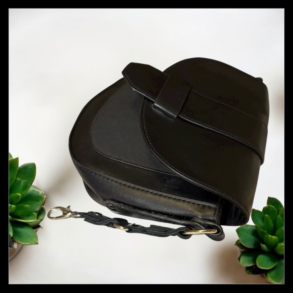 Grace Adele clasps - Black Bag w A New Day vibes ready for favorite strap to add - Picture 4 of 11